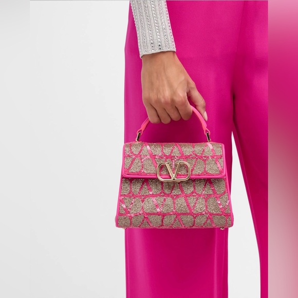 🛍️SOLD🛍️Valentino Garavani NWT VSLING Iconographe Mini
Sequins Top-Handle Bag - Picture 6 of 12